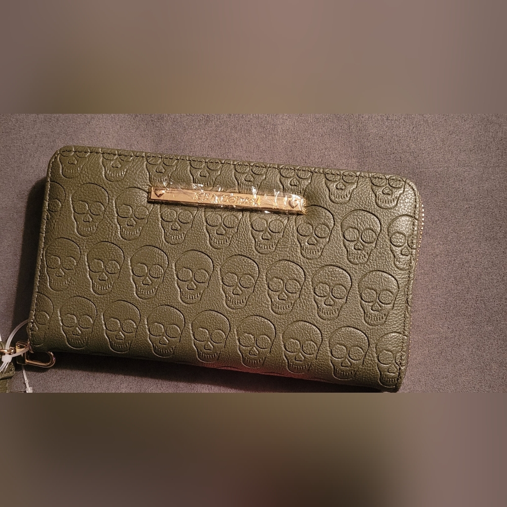 Olive green Betsey Johnson skull wristlet